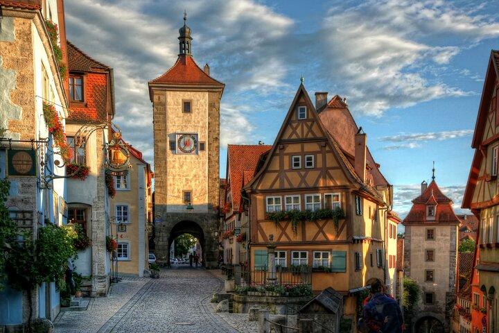 Romantisk vejbusbillet fra Frankfurt til Rothenburg - én vej