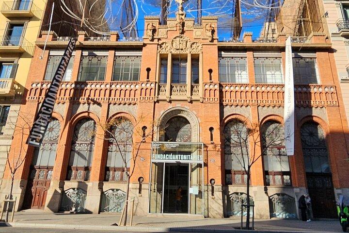 Self Guided Tour of Modernist Barcelona Art and Architecture