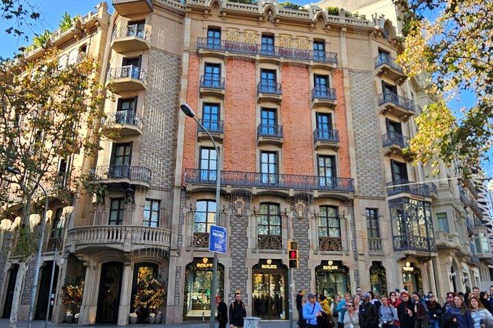 Self Guided Tour of Modernist Barcelona Art and Architecture