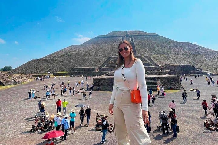 Hot Air Balloon Flight and Tour of the Majestic Pyramids