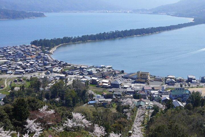 Amanohashidate en Miyama Kayabuki no Sato 1-daagse tour vanuit Osaka