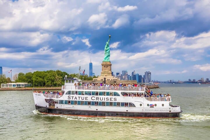 Easy Access Statue of Liberty and Brooklyn Bridge Discovery Tour