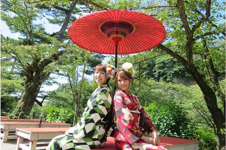 Kanazawa Individuelle Tour & Kimono mit lizenziertem Fortgeschrittener