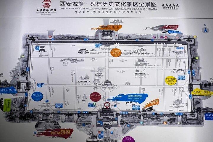 Excursão a pé privada pela cidade de Xi'an pela torre do sino e muralha da cidade