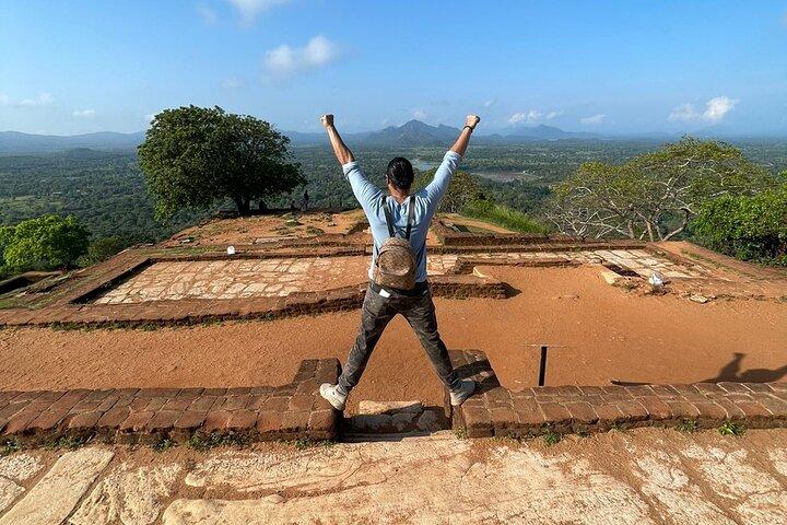 パシクダとカルクダからのポロンナルウェとシギリヤの日帰り旅行