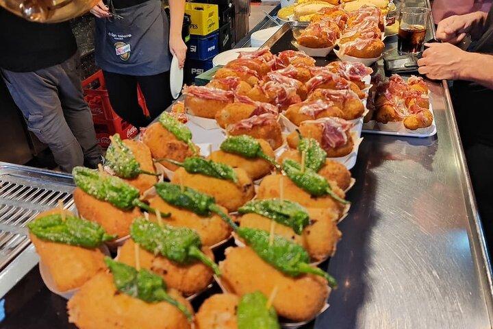 ガステルガチェ、ゲルニカ、フリシュのプライベート ツアー (昼食付き)