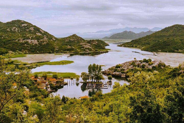 Vanuit Virpazar: Skadar Lake National Park Boottocht & Karuč Bezoek