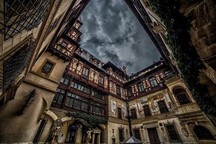 Privat rundtur i Cantacuzino och Peles slott