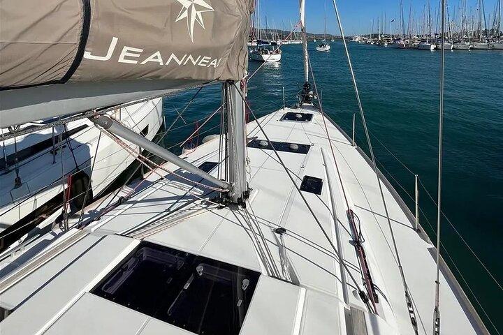 Crociera privata al tramonto in barca a vela