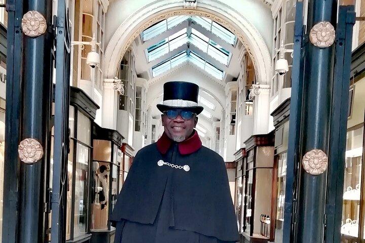 ロンドンは最高!ソーホーでのプライベート音楽ウォーキングツアー 2 時間