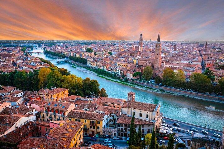 Udforskning af Verona + Arena: Walking Tour + eBook