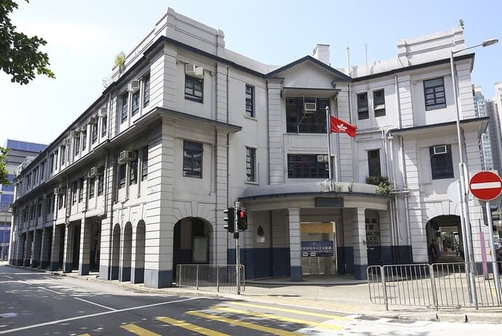 Full Day Private Trip in Hong Kong( impeccable local )walk tour