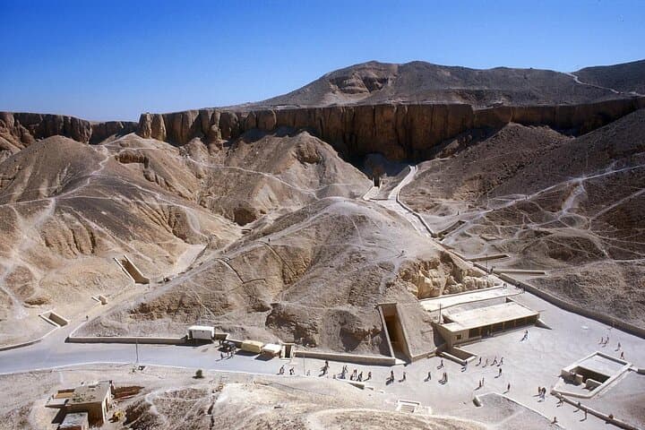 Luxor Tours: Habu Temple & Valley of Workers and Queens