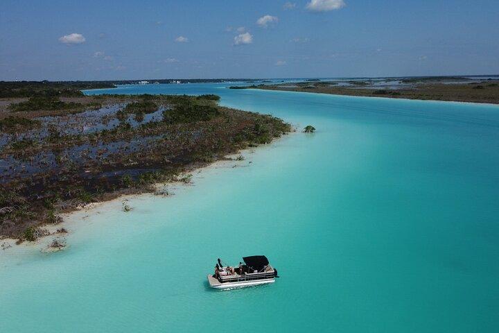 Passeio de Pontão - Visite o Canal Pirata, Cenotes e Ilhas.