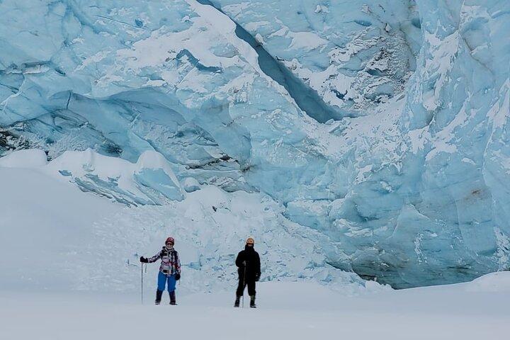 Premium Albino Eye Glacier Trekking For Small Groups