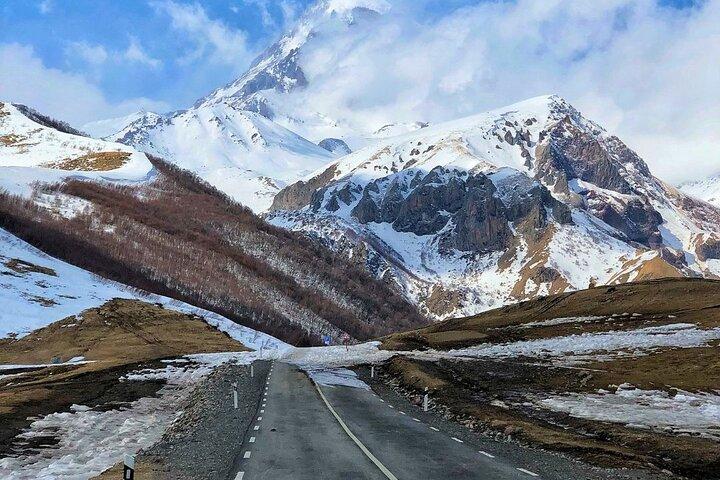 Gudauri, Kazbegi, Zhinvali, Ananuri, Stepantsminda Da Tbilisi