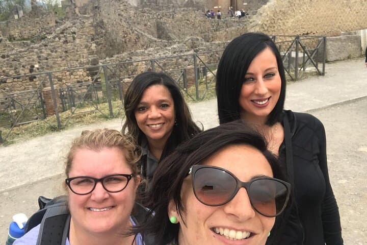 Skip-the-lines Private Tour of Pompeii Including the Theatre the Forum and all Highlights