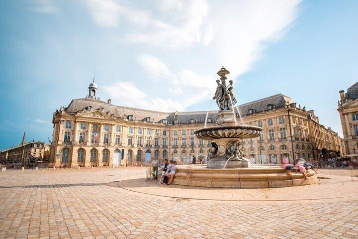 Bordeaux : visite privée à vélo des points forts avec un guide