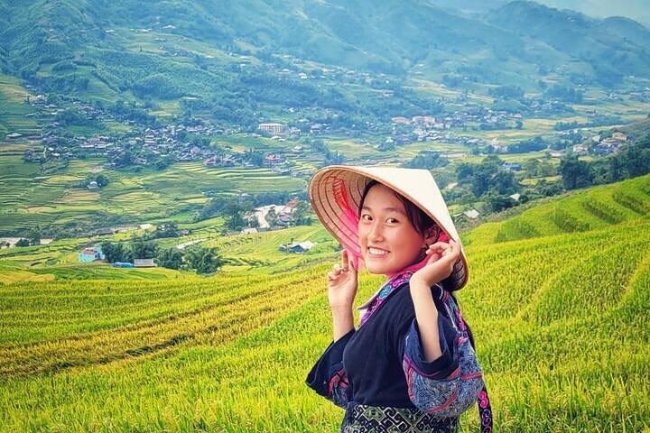 Experimente o trekking no vale da montanha de Sapa