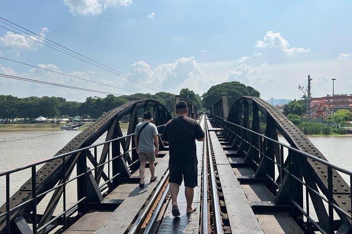Damnoen Saduak flytande marknad och River Kwai