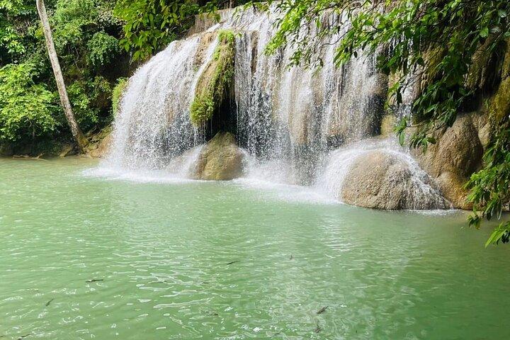Erawan Waterfall and River Kwai Experience i Thailand