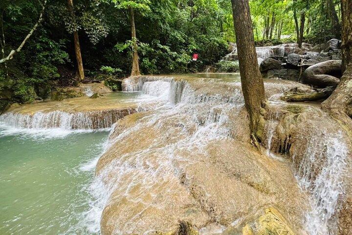 Erawan Waterfall and River Kwai Experience i Thailand