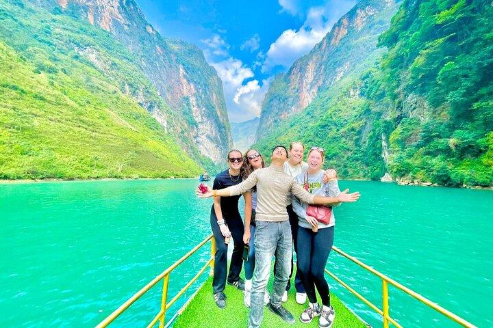 Fra Hanoi: 4-dages Ha Giang Loop-guidet motorcykeltur med rytter