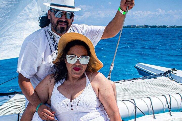 Deluxe Catamaran naar Isla Mujeres met Open Bar vanuit Cancun