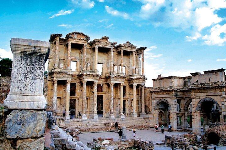 VOOR CRUISERS: Private Ephesus Ancient City & Ephesus Museum Tour