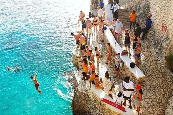 CROCIERA RICKS CAFE PARTY RIU AQUARELLE con Open Bar & DJ