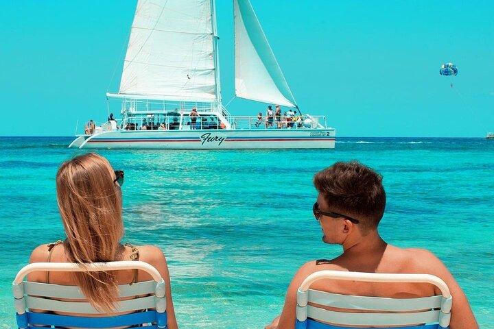 Catamarã Deluxe em Cozumel com almoço com snorkel e bebidas