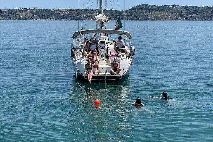 Lisbon Private Sailing Cruise, drink included (options: 2h, 3h, 4h, 6h or 8h)