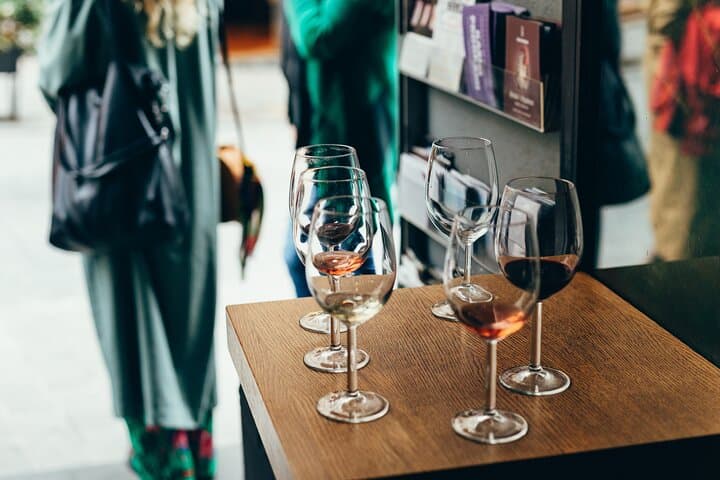 Street Food & Wine Pairing Kadikoy Evening Tour