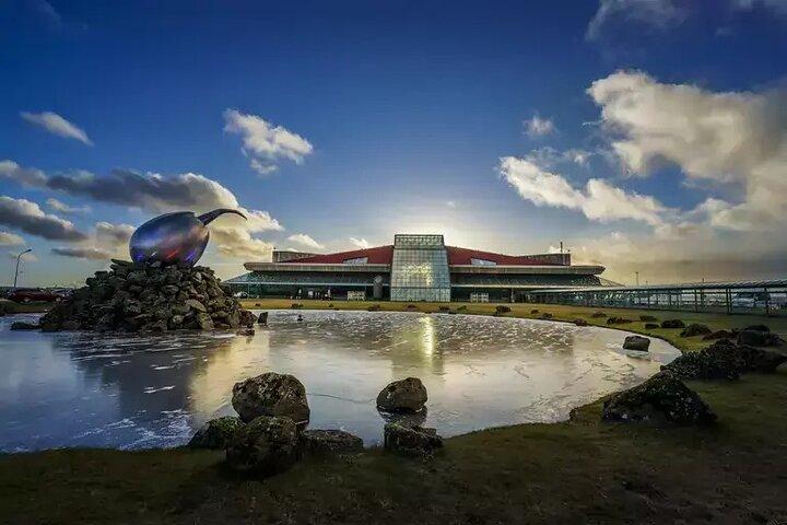 Privat transfer Keflavik flygplats till Blue Lagoon till Reykjavik