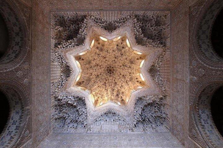 Tour privato di lusso dell'Alhambra e del Generalife da Malaga