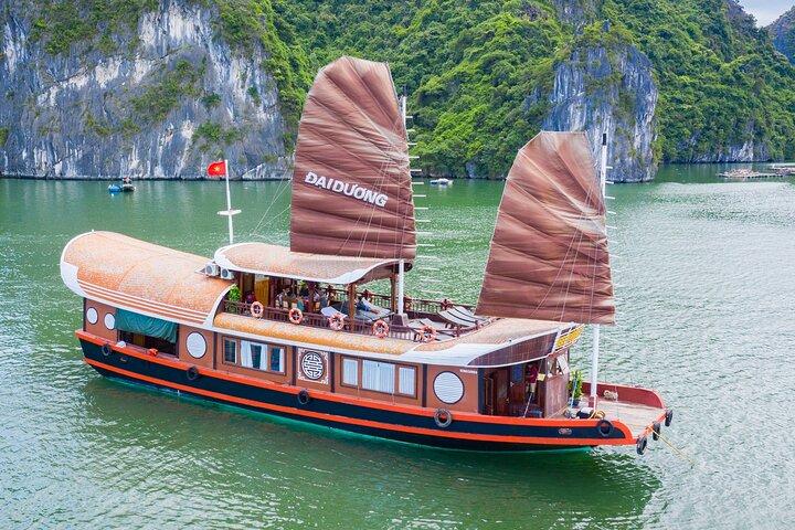 Privat charterjunk i Cat Ba Island & Lan Ha Bay 3 dage/2 nætter