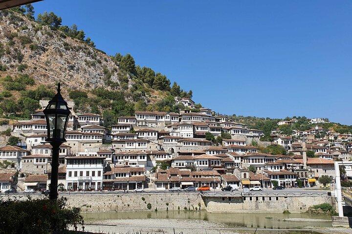 Giro della città di Berat