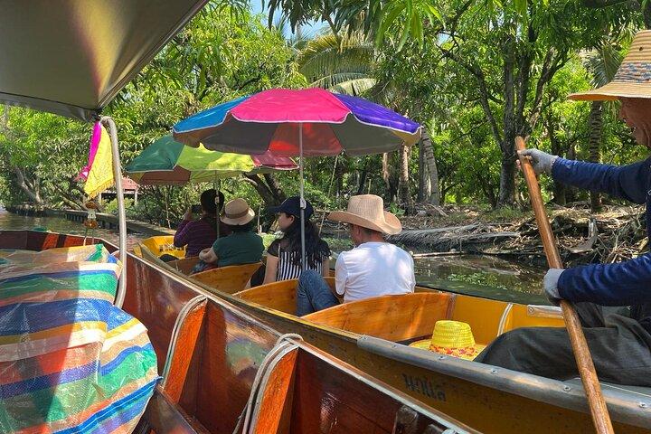 Damnoen Saduak Floating Market River Kwai och tågtur