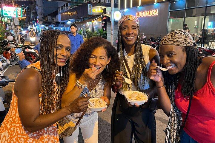 Assapora l'Unreal Street Food Walking Tour a Saigon