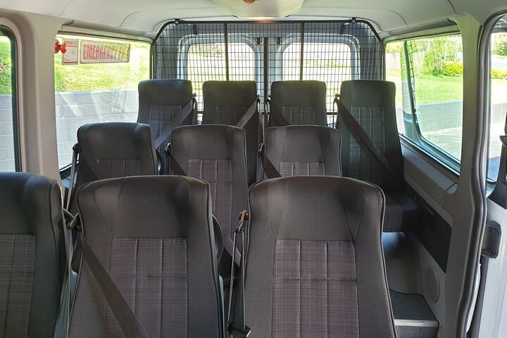 Auckland Airport Private Transfers in a Luxury Minibus