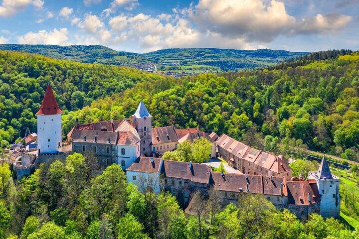 Private tour to Krivoklat, incl. admission, transfers, and train