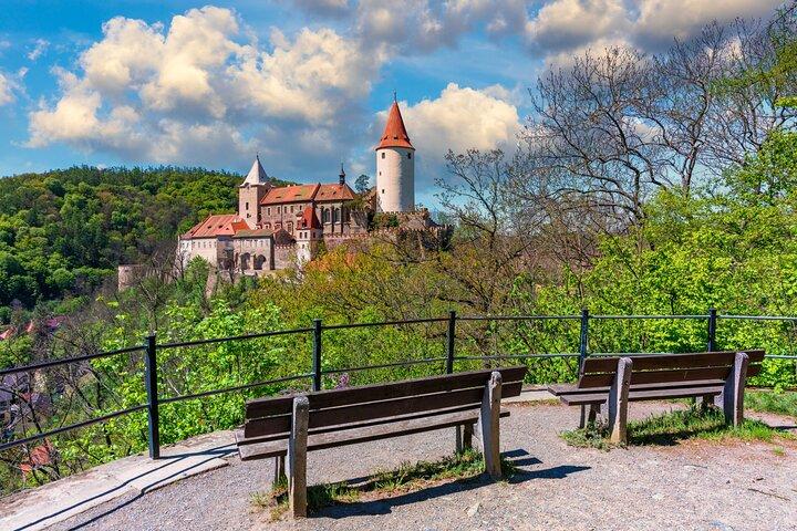 Private tour to Krivoklat, incl. admission, transfers, and train