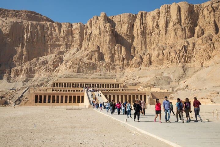 Tour to West Bank, Valley of the Queens,Temple of Karnak in Luxor