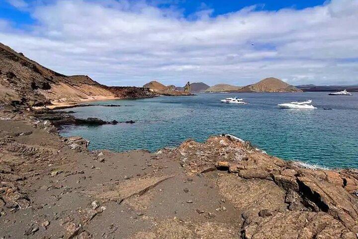 Excursión de un día a la isla Bartolomé con snorkel desde Puerto Ayora