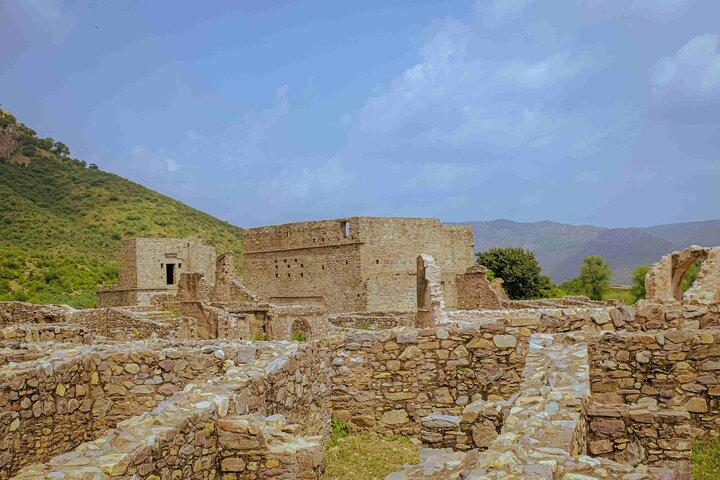 Haunted Bhangarh Fort Heldagsutflykt från Jaipur