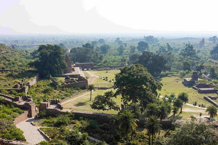 Haunted Bhangarh Fort Heldagsutflykt från Jaipur
