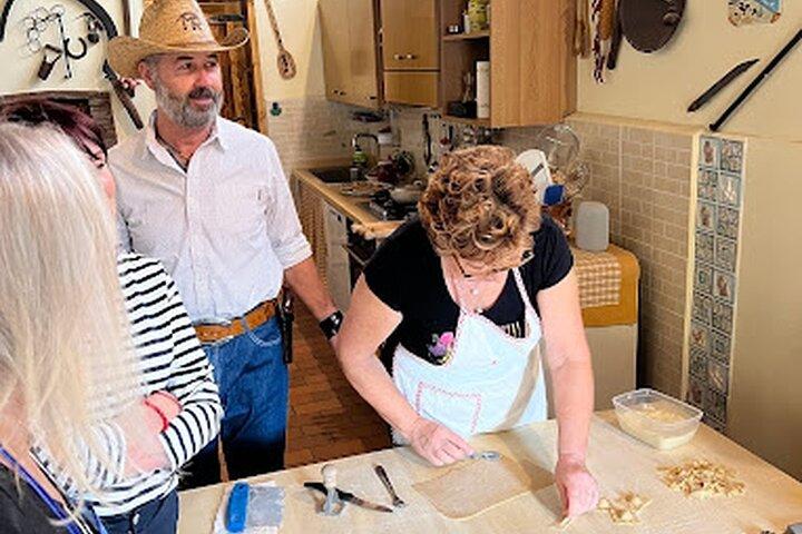 Cours de cuisine à la ferme de Lucques ou repas traditionnel toscan