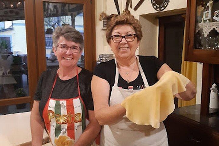 Cours de cuisine à la ferme de Lucques ou repas traditionnel toscan