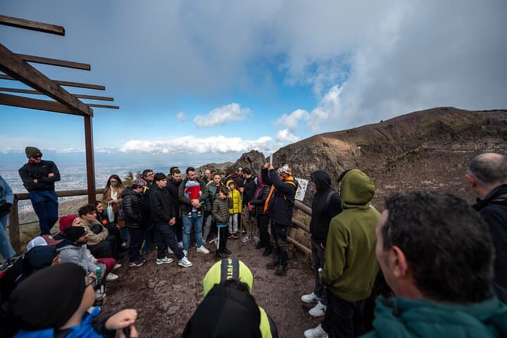 Pompeii and Vesuvius Small Group Tour From Naples with Pizza