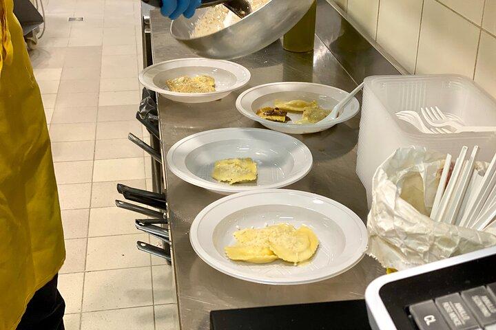 マンマ ミーア フィレンツェの屋台の食べ物の試飲と市内ガイド付きツアー